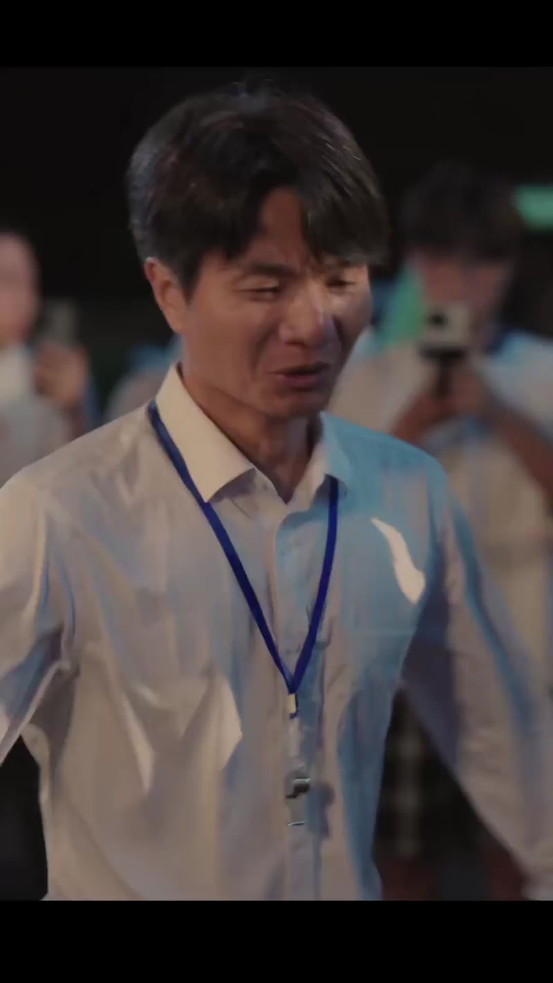 十年封尘，父子荣耀定乾坤剧照1