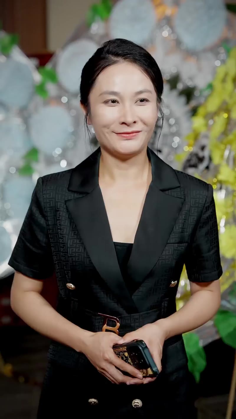 老祖赐我通天眼,我无敌了剧照2